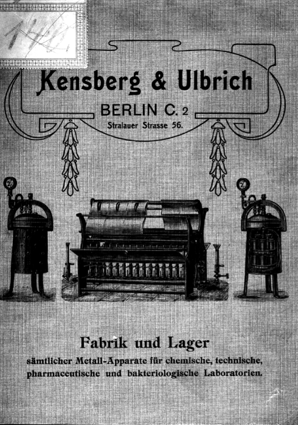 A black and white image of an old piano
Description automatically generated