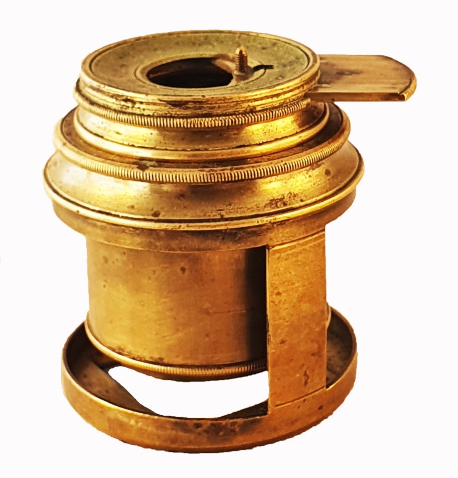 A close up of a gold objectDescription automatically generated