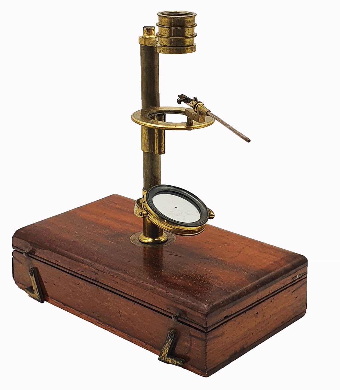 A close-up of a microscopeDescription automatically generated